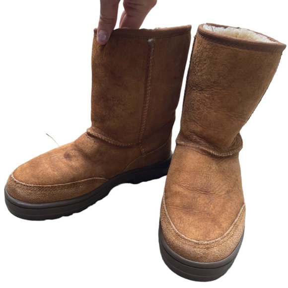 Uggg Boots - Picture 3 of 9